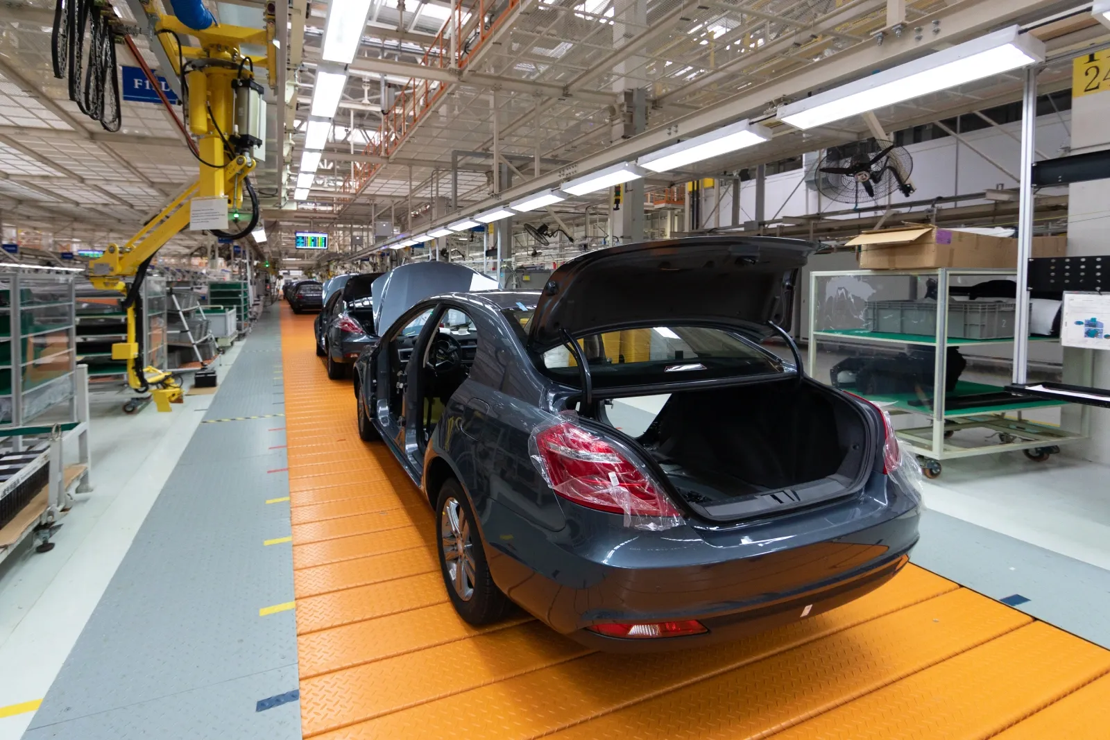 GAIKINDO Gebrak Industri Otomotif: Usulkan Insentif Merata untuk Semua Jenis Kendaraan!