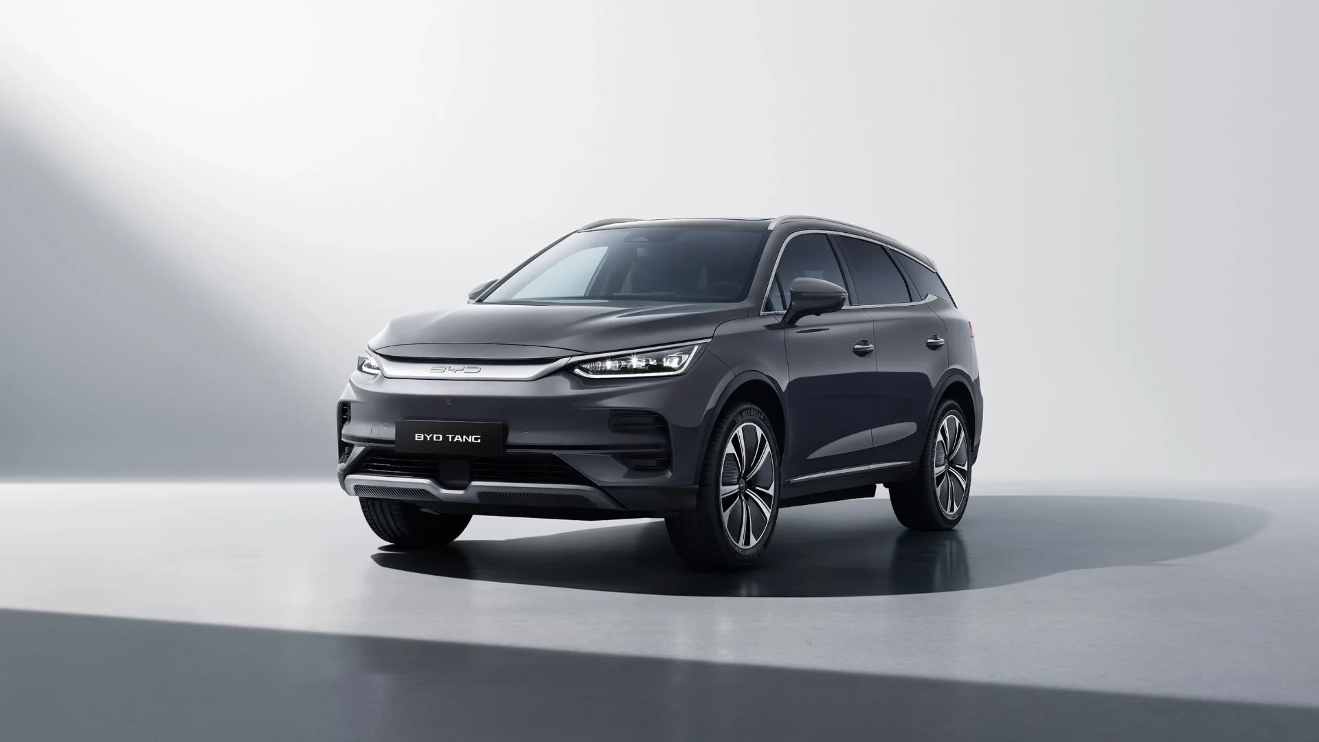 Geger! BYD Great Tang Siap Mengaspal, SUV EV Mewah dengan Auman 0-100 Km/Jam 3,9 Detik