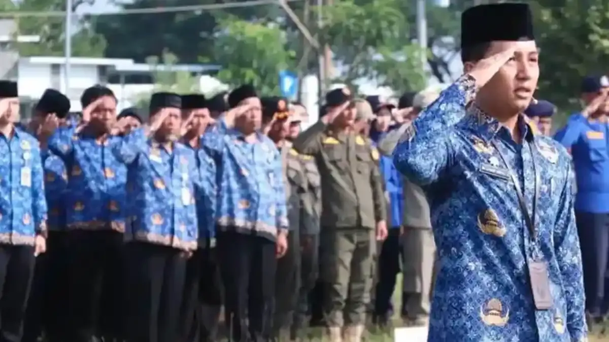 HEBOH! Polisi Denda Ban Gundul Rp 250 Ribu Ternyata Hoax, Ini Aturan Sebenarnya!