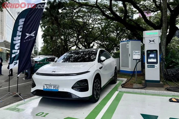 Revolusi Pengisian Daya Mobil Listrik: Voltron Hub Puri Indah Tawarkan Ultra Fast Charging, Isi Penuh dalam 15 Menit!