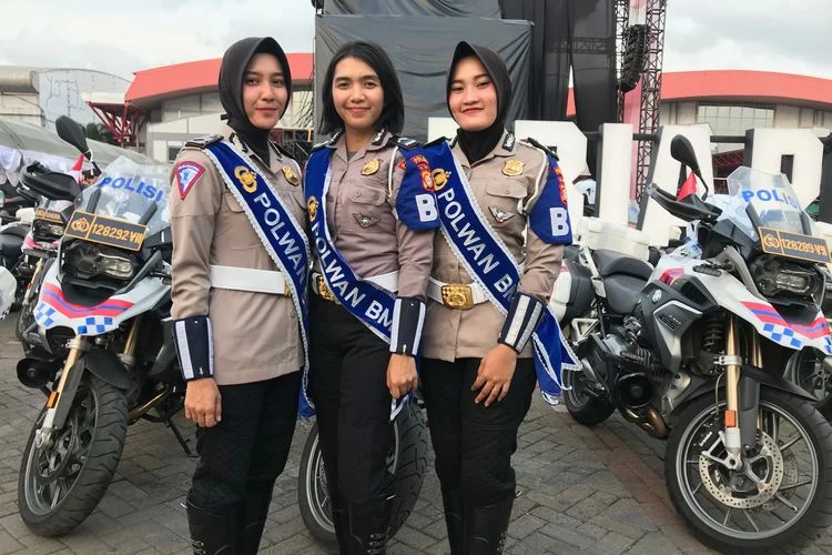 Siap Amankan MotoGP 2026: Polwan Cantik Ditlantas Polda NTB Gaspol Latihan Moge!