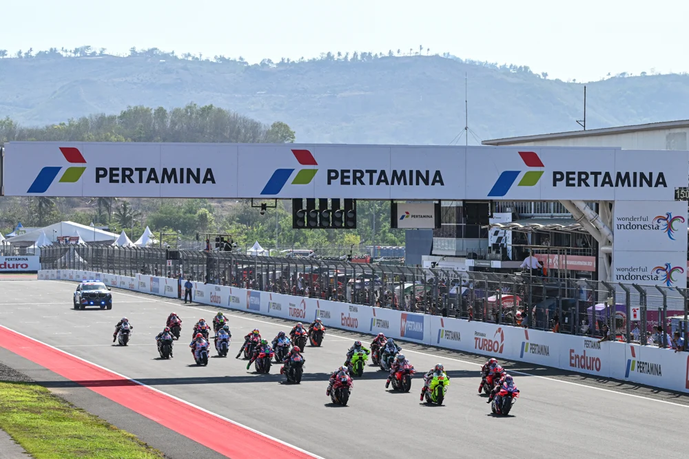 Ribuan Kilometer Demi GEBER di Sirkuit Mandalika: Kisah Heroik Komunitas Motor di Pertamina Grand Prix of Indonesia 2026!