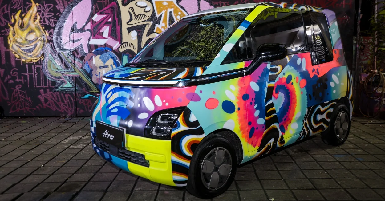 Tak Sekadar Mobil Listrik, Wuling Aira EV Berubah Jadi Kanvas Seni dan Gaya Hidup: Kolaborasi Epik Otoproject & SOVLO Pecah IMX 2026!